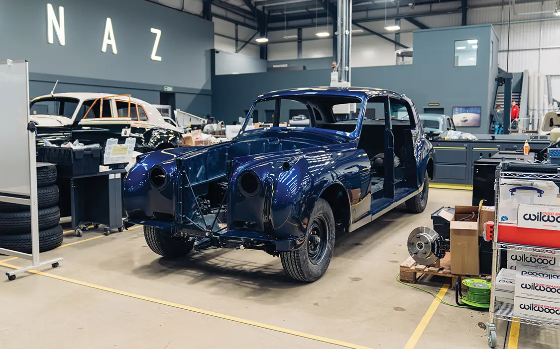 An All-Electric Rolls-Royce Phantom V by Lunaz